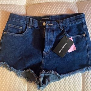 Blue Jean Shorts w Bum Rip